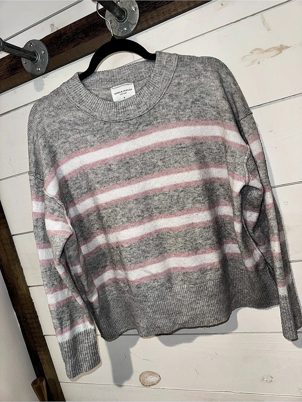 SOHO & STELLA Striped Crewneck Sweater in Gray & Pink Size Small